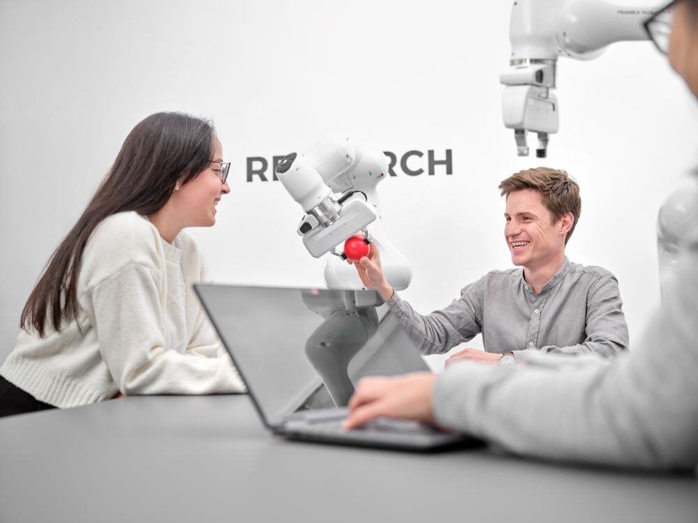 Franka Emika Panda — industrial collaborative arm